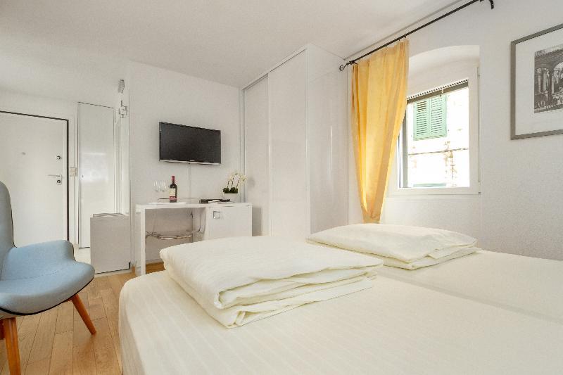 Guesthouse Imperator スプリト エクステリア 写真