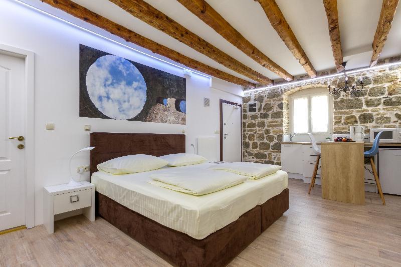 Guesthouse Imperator スプリト エクステリア 写真